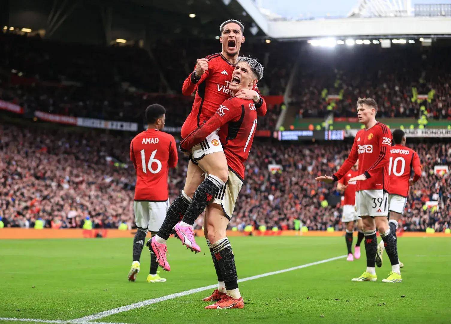 曼联轻取巴萨，凯恩补时绝平足总杯